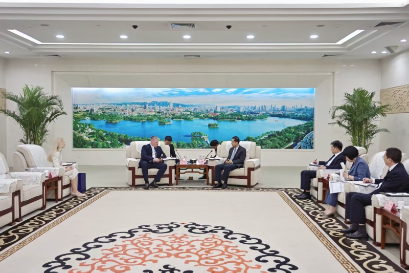 刘强会见白俄罗斯维捷布斯克市执行委员会主席格罗耶夫·阿列克谢