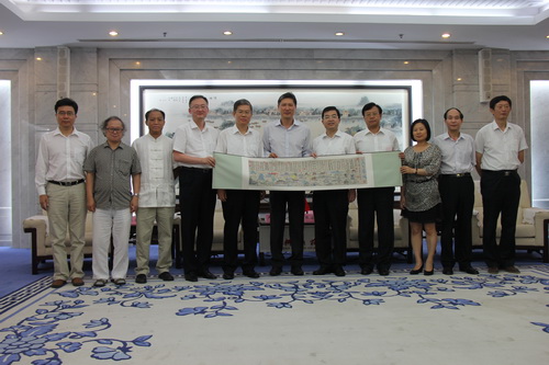 韩中文化中心院长卢载宪访济